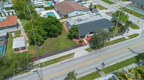 7605 W 6th Avenue Hialeah FL 33014