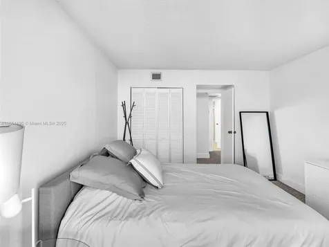 100 Bayview Drive Sunny Isles Beach FL 33160