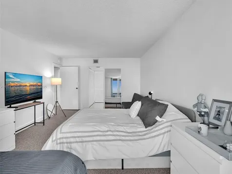 100 Bayview Drive Sunny Isles Beach FL 33160