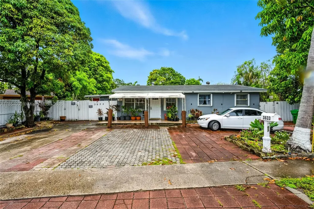 3633 SW 17th Street Fort Lauderdale FL 33312