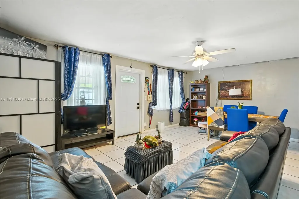 3633 SW 17th Street Fort Lauderdale FL 33312