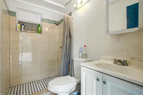 3633 SW 17th Street Fort Lauderdale FL 33312