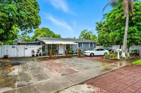 3633 SW 17th Street Fort Lauderdale FL 33312
