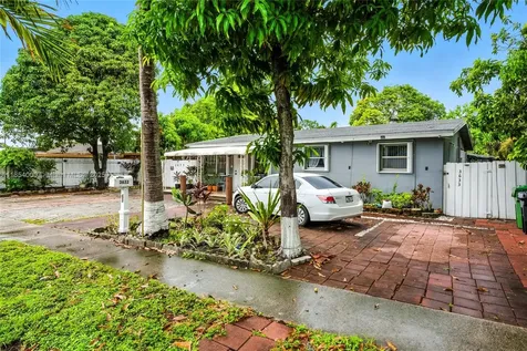 3633 SW 17th Street Fort Lauderdale FL 33312