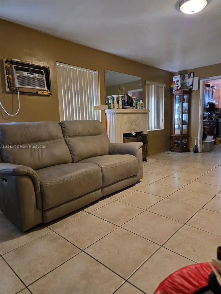 1065 NW 50th Street Miami FL 33127