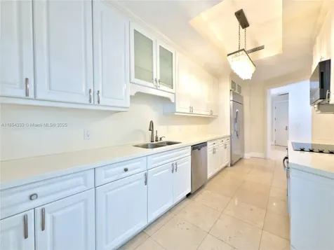 848 Brickell Key Drive Miami FL 33131