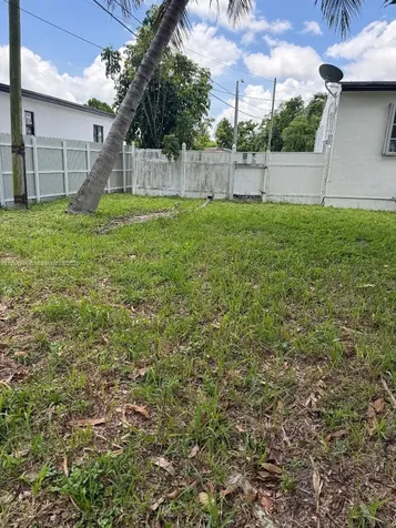 901 NW 149th Terrace Miami FL 33168