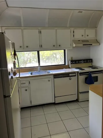 16919 N Bay Road Sunny Isles Beach FL 33160
