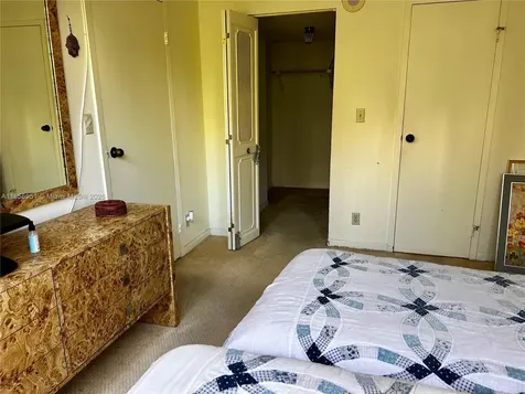 16919 N Bay Road Sunny Isles Beach FL 33160