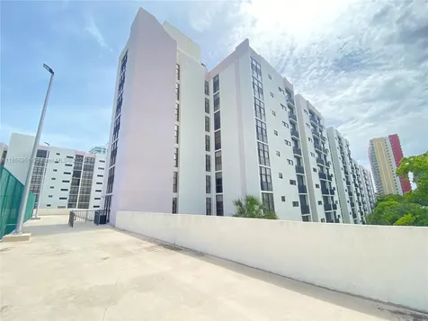 16919 N Bay Road Sunny Isles Beach FL 33160
