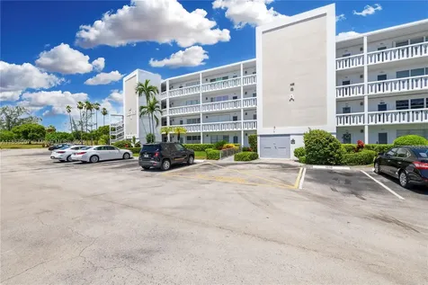 1010 Ellesmere A Deerfield Beach FL 33442