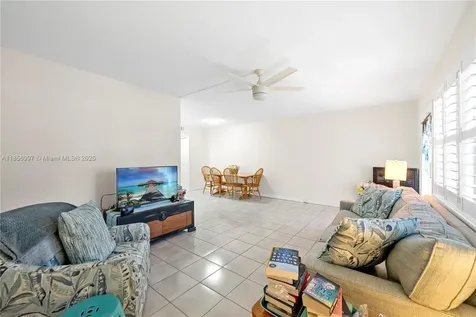 1010 Ellesmere A Deerfield Beach FL 33442