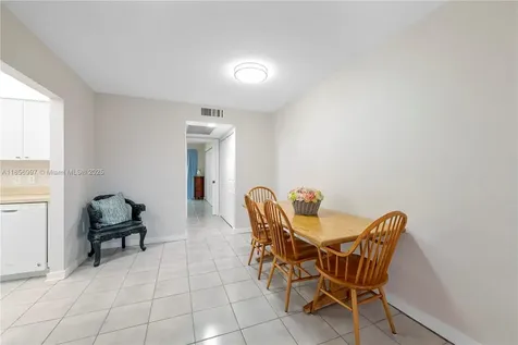 1010 Ellesmere A Deerfield Beach FL 33442