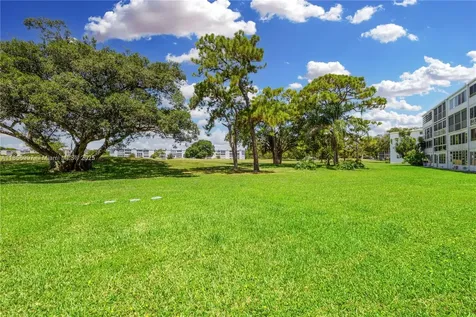 1010 Ellesmere A Deerfield Beach FL 33442