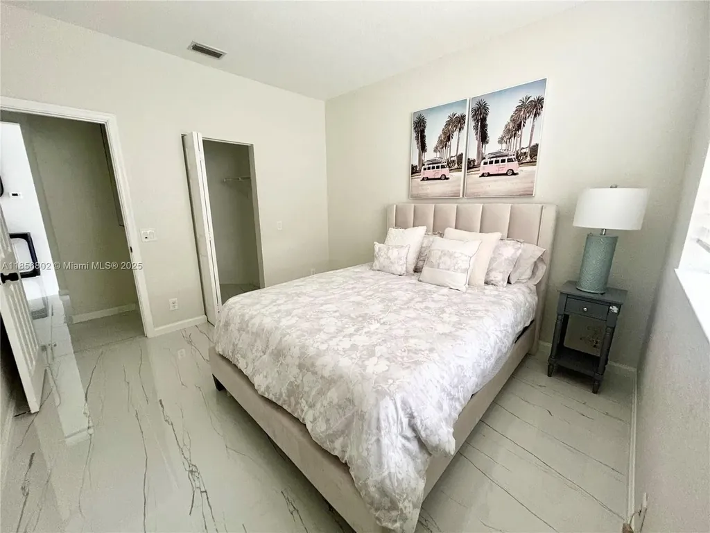 5776 NW 56th Manor Coral Springs FL 33067