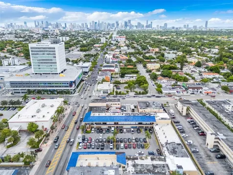 2742 SW 8th Street Miami FL 33135