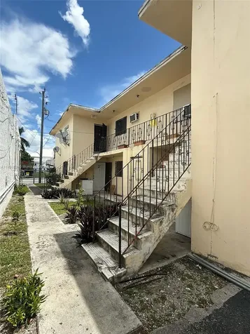 1520 SW 1st Street Miami FL 33135