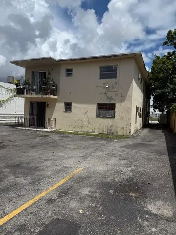 1520 SW 1st Street Miami FL 33135
