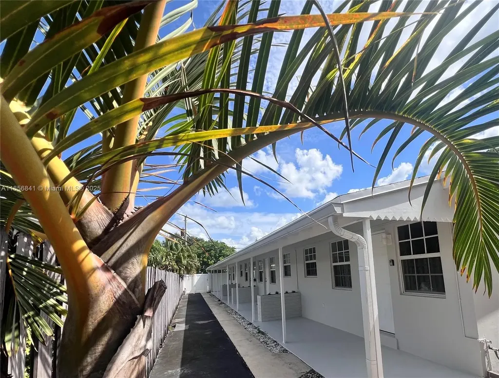 716 SE 14th Court #1-4 Fort Lauderdale FL 33316