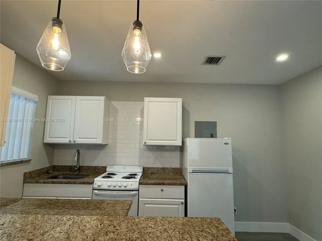 716 SE 14th Court #1-4 Fort Lauderdale FL 33316