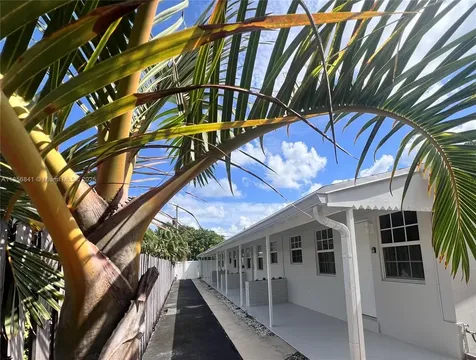 716 SE 14th Court #1-4 Fort Lauderdale FL 33316