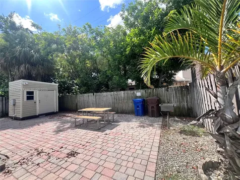 716 SE 14th Court #1-4 Fort Lauderdale FL 33316