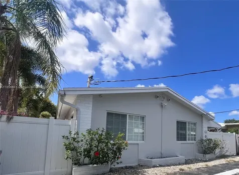 716 SE 14th Court #1-4 Fort Lauderdale FL 33316