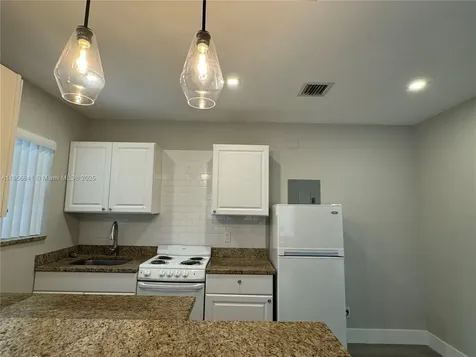 716 SE 14th Court #1-4 Fort Lauderdale FL 33316