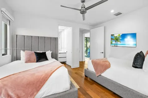 310 SE 11th Avenue Fort Lauderdale FL 33301