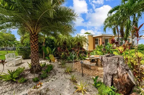 512 NW 13th Street Homestead FL 33030
