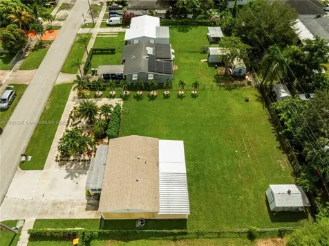 512 NW 13th Street Homestead FL 33030