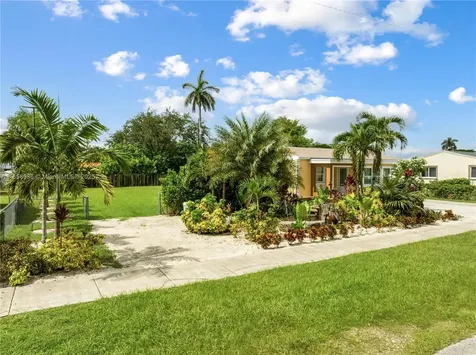512 NW 13th Street Homestead FL 33030