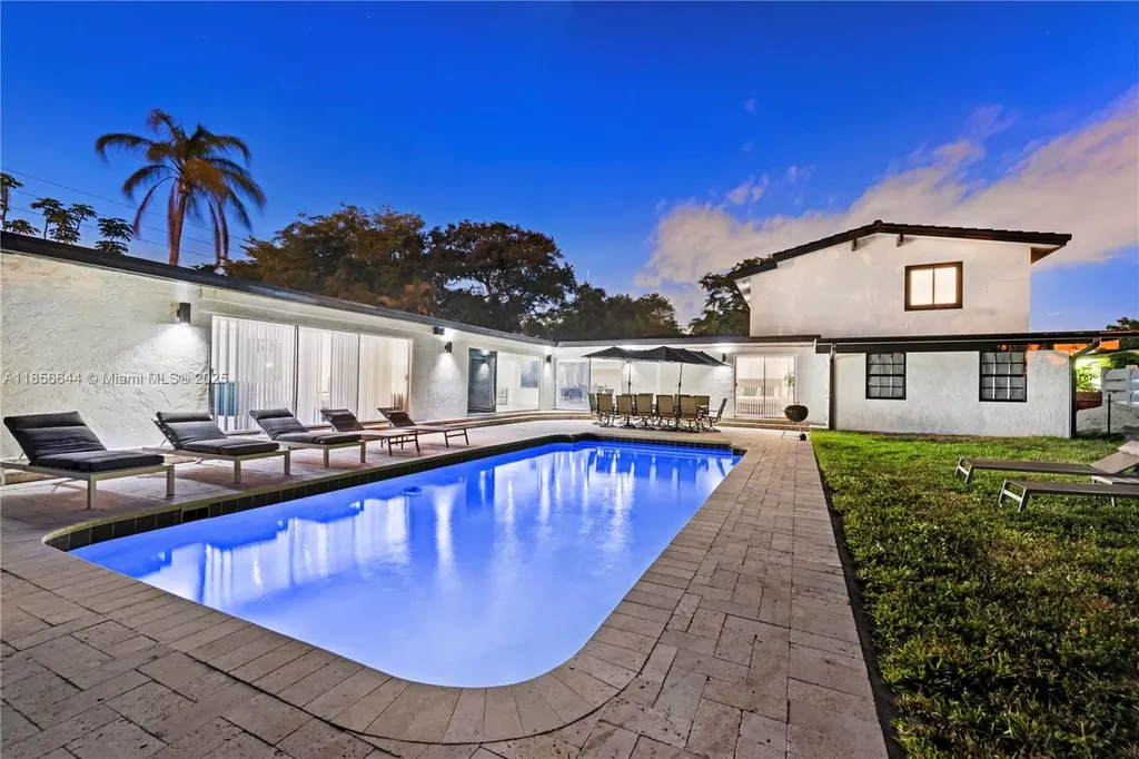 4322 Polk Street Hollywood FL 33021