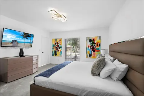 4322 Polk Street Hollywood FL 33021