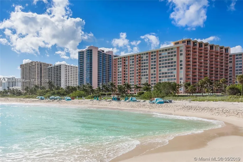 2899 Collins Avenue Miami Beach FL 33140