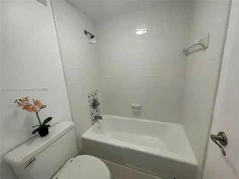 2899 Collins Avenue Miami Beach FL 33140