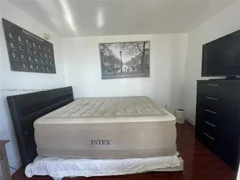 2899 Collins Avenue Miami Beach FL 33140