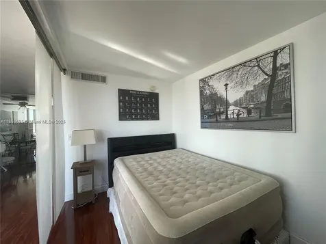 2899 Collins Avenue Miami Beach FL 33140