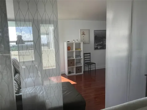 2899 Collins Avenue Miami Beach FL 33140
