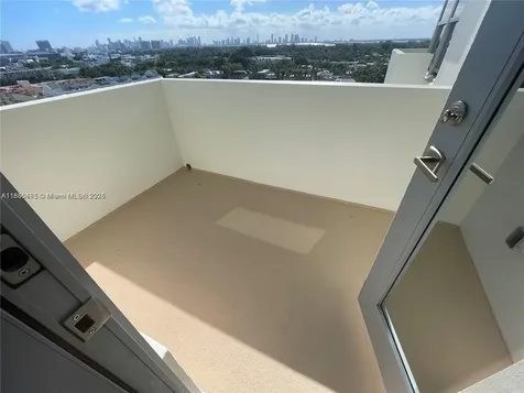 2899 Collins Avenue Miami Beach FL 33140