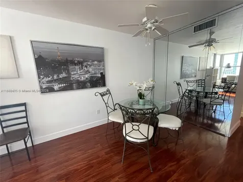 2899 Collins Avenue Miami Beach FL 33140