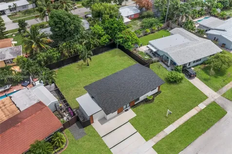 949 SE 5th Street Deerfield Beach FL 33441