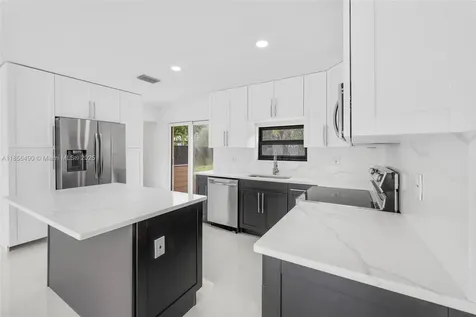 949 SE 5th Street Deerfield Beach FL 33441