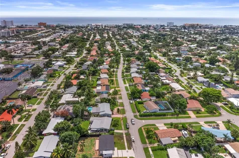 949 SE 5th Street Deerfield Beach FL 33441