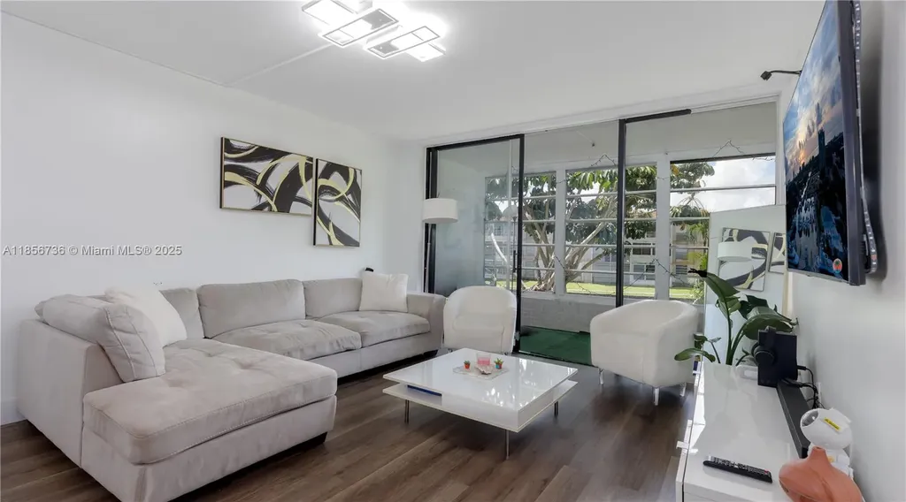 8321 Sands Point Boulevard Tamarac FL 33321
