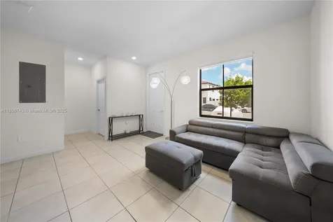 3310 W 114th Terrace Hialeah FL 33018
