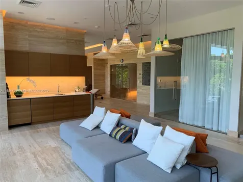 16385 Biscayne Boulevard Sunny Isles Beach FL 33160