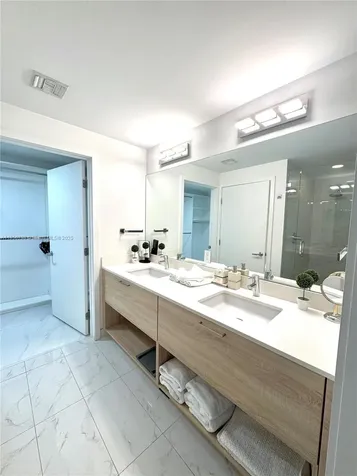 16385 Biscayne Boulevard Sunny Isles Beach FL 33160