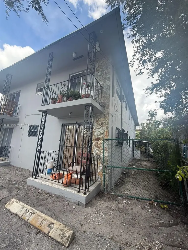 414 SW 15th Avenue Miami FL 33135