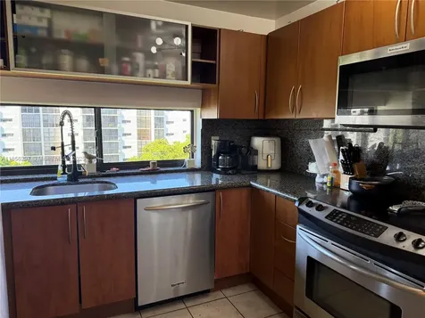 16919 N Bay Road Sunny Isles Beach FL 33160